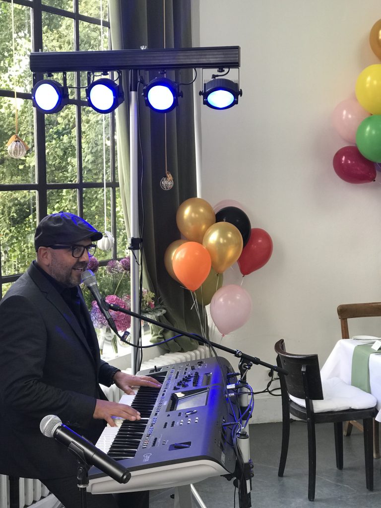 Der Yamaha Genos im Einsatz